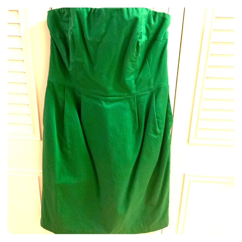Strapless Kelly green mid length dress! Size 4
